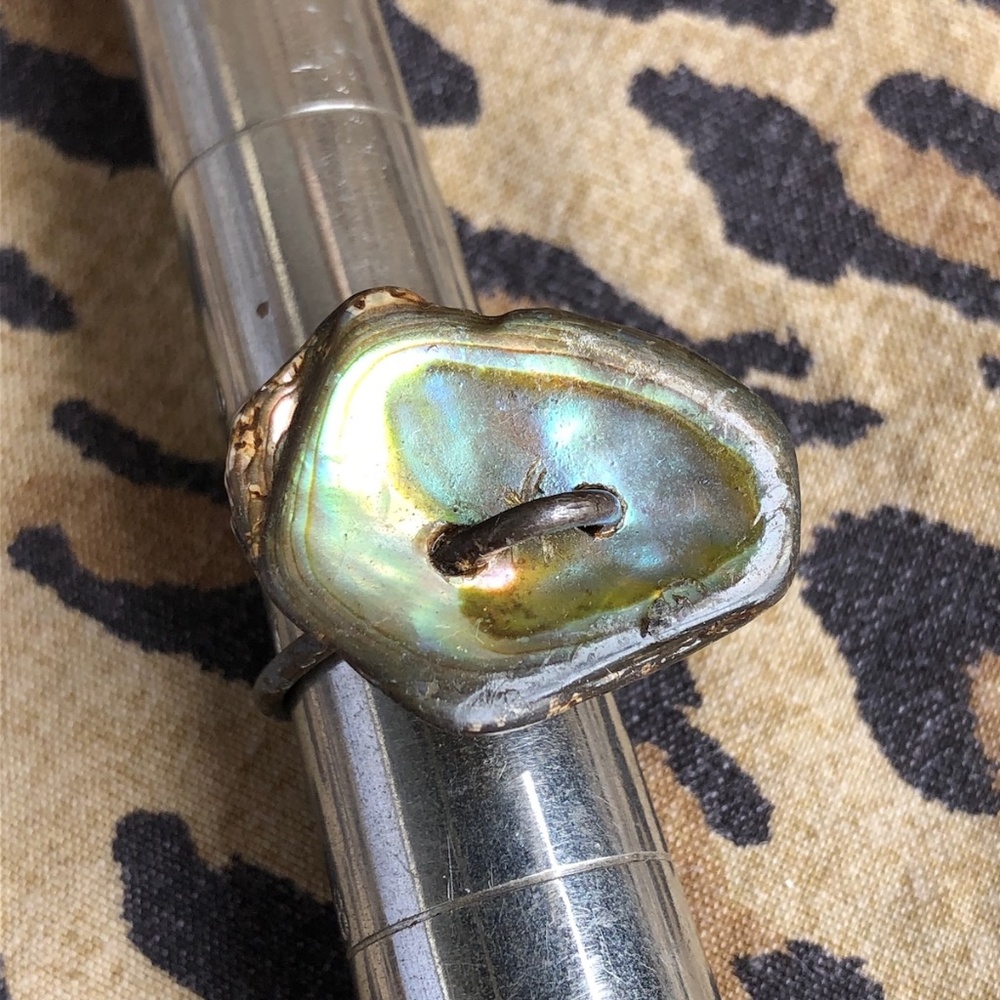 VTG  1960s Brutalist Freeform Abalone Ring Sz 7 Unisex